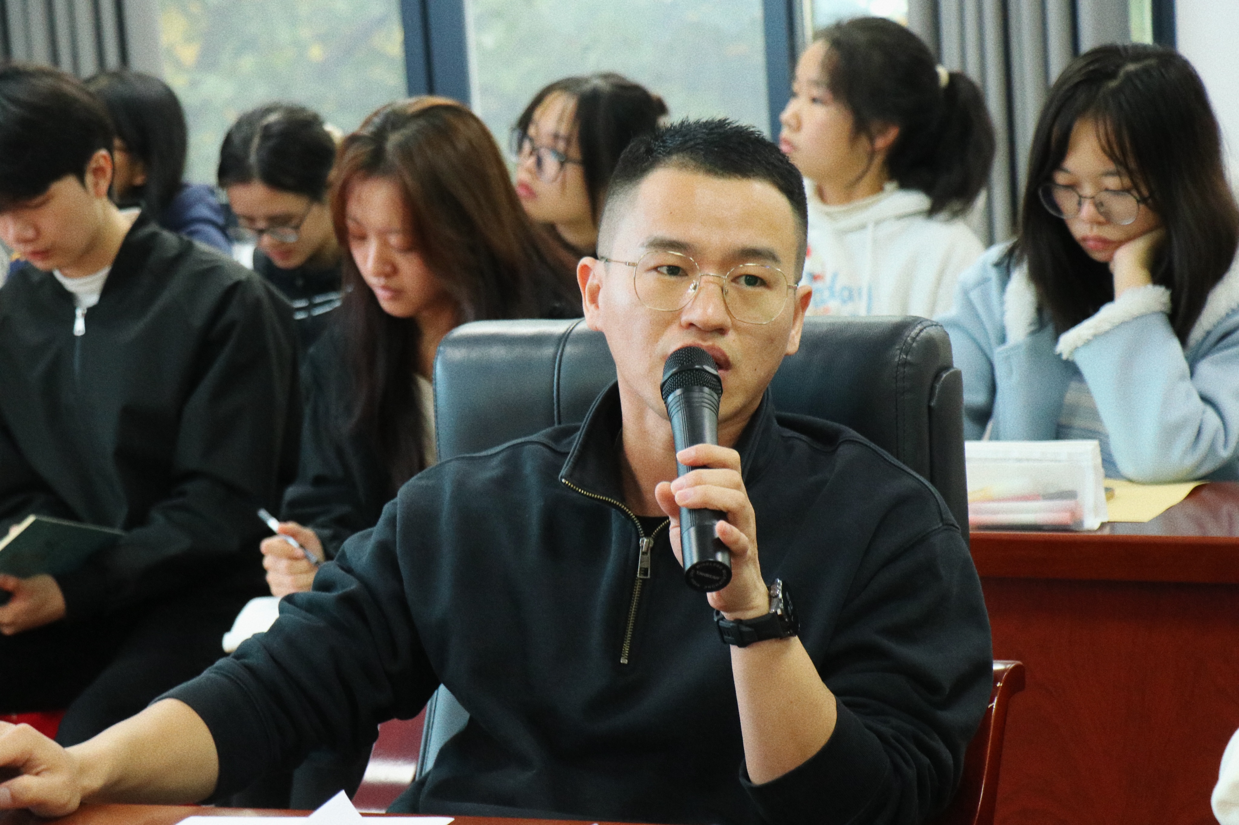 图为查满荣副经理发言1.jpg